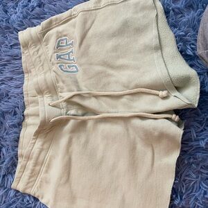 Gap shorts